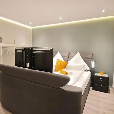 Danessi-familie,business,nahe Koblenz,6 Personen,saniert,direkte Anbindung Industriegebiet,tv Kingsize Boxspringbett Апартаменты Мюльхайм-Керлих