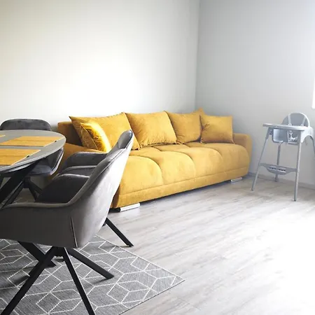 Danessi-familie,business,nahe Koblenz,6 Personen,saniert,direkte Anbindung Industriegebiet,tv Kingsize Boxspringbett Διαμέρισμα