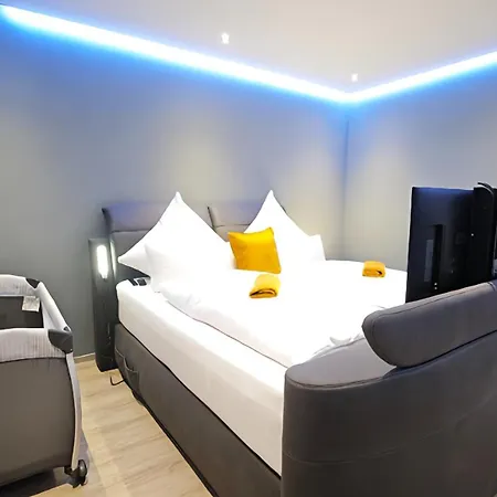 Danessi-familie,business,nahe Koblenz,6 Personen,saniert,direkte Anbindung Industriegebiet,tv Kingsize Boxspringbett * Mülheim-Kärlich