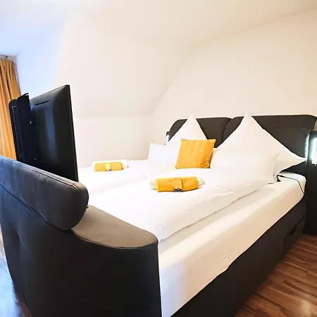 Danessi-familie,business,nahe Koblenz,6 Personen,saniert,direkte Anbindung Industriegebiet,tv Kingsize Boxspringbett Διαμέρισμα