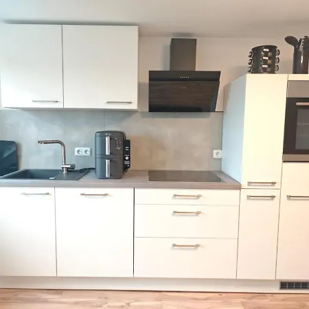 Danessi-familie,business,nahe Koblenz,6 Personen,saniert,direkte Anbindung Industriegebiet,tv Kingsize Boxspringbett Διαμέρισμα Mülheim-Kärlich