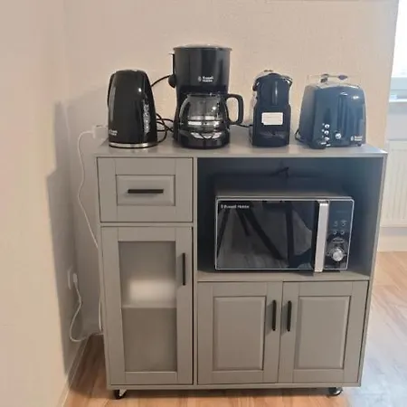 Danessi-familie,business,nahe Koblenz,6 Personen,saniert,direkte Anbindung Industriegebiet,tv Kingsize Boxspringbett Διαμέρισμα *