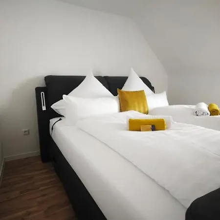 Danessi-familie,business,nahe Koblenz,6 Personen,saniert,direkte Anbindung Industriegebiet,tv Kingsize Boxspringbett Διαμέρισμα *