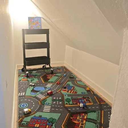 Danessi-familie,business,nahe Koblenz,6 Personen,saniert,direkte Anbindung Industriegebiet,tv Kingsize Boxspringbett Mülheim-Kärlich