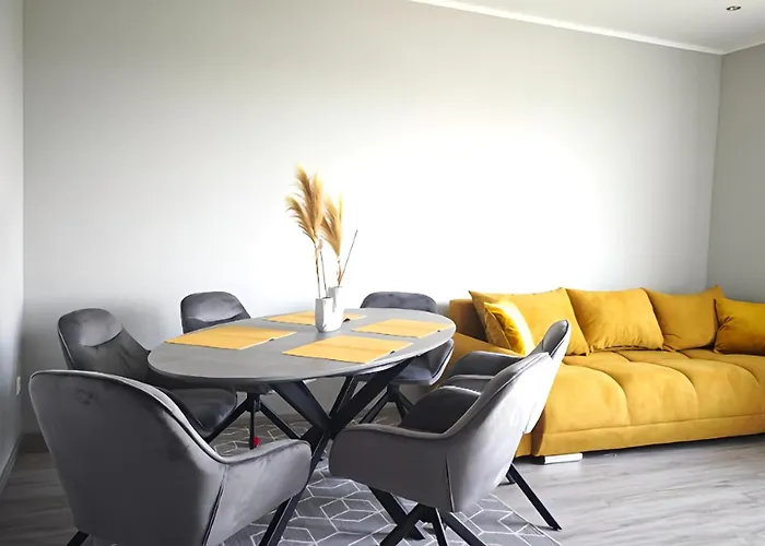 Danessi-familie,business,nahe Koblenz,6 Personen,saniert,direkte Anbindung Industriegebiet,tv Kingsize Boxspringbett Apartmán