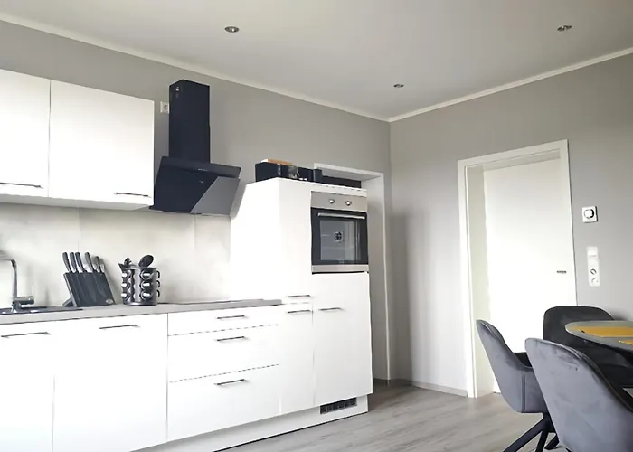 Danessi-familie,business,nahe Koblenz,6 Personen,saniert,direkte Anbindung Industriegebiet,tv Kingsize Boxspringbett Apartmán *